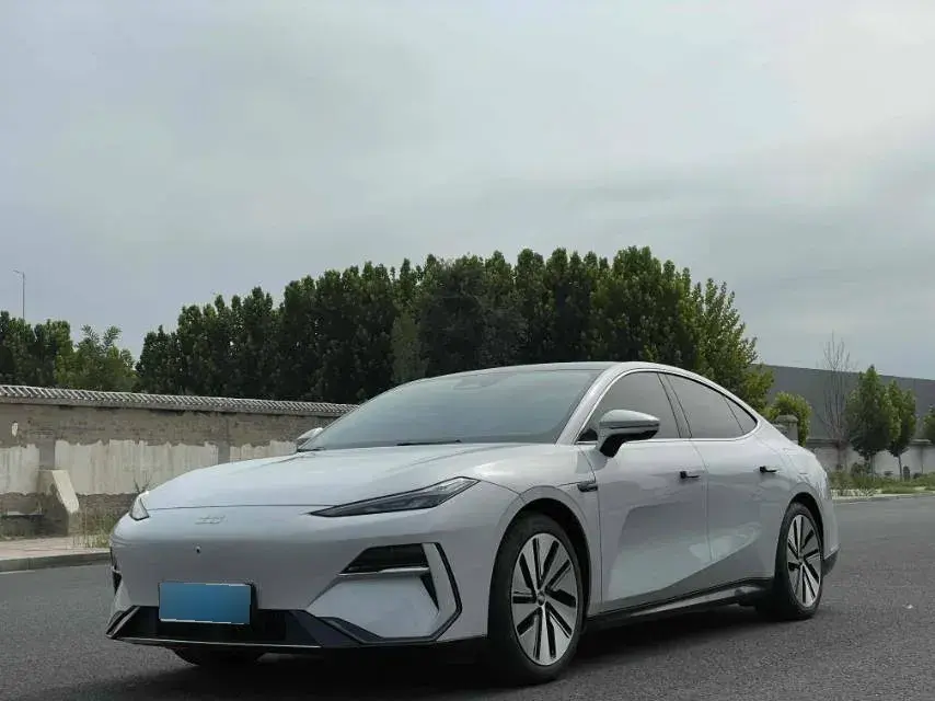 2024 Geely Galaxy E8 BEV 76KWH
