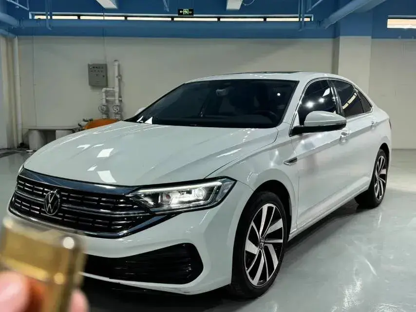 2023 Volkswagen Sagitar 1.5T 160HP L4 7DCT