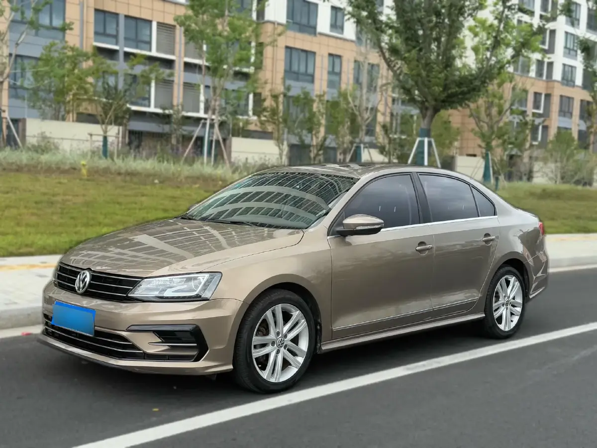 2018 Volkswagen Sagitar 1.4T 150HP L4 7DCT