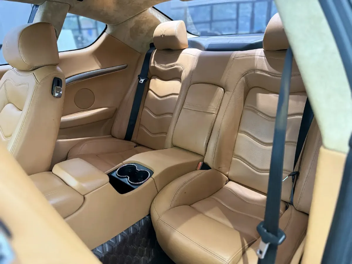 2013 Maserati GranTurismo 4.7L 460HP V8 6AT,autocango,china used car exporter,china ev exporter,chinese used car exporter,chinese used ev exporter