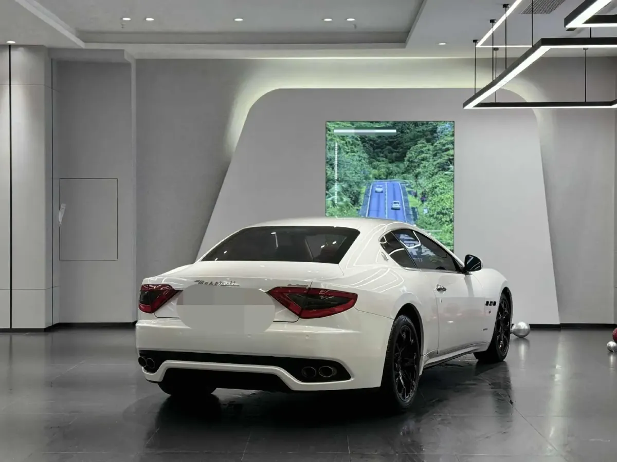 2013 Maserati GranTurismo 4.7L 460HP V8 6AT,autocango,china used car exporter,china ev exporter,chinese used car exporter,chinese used ev exporter