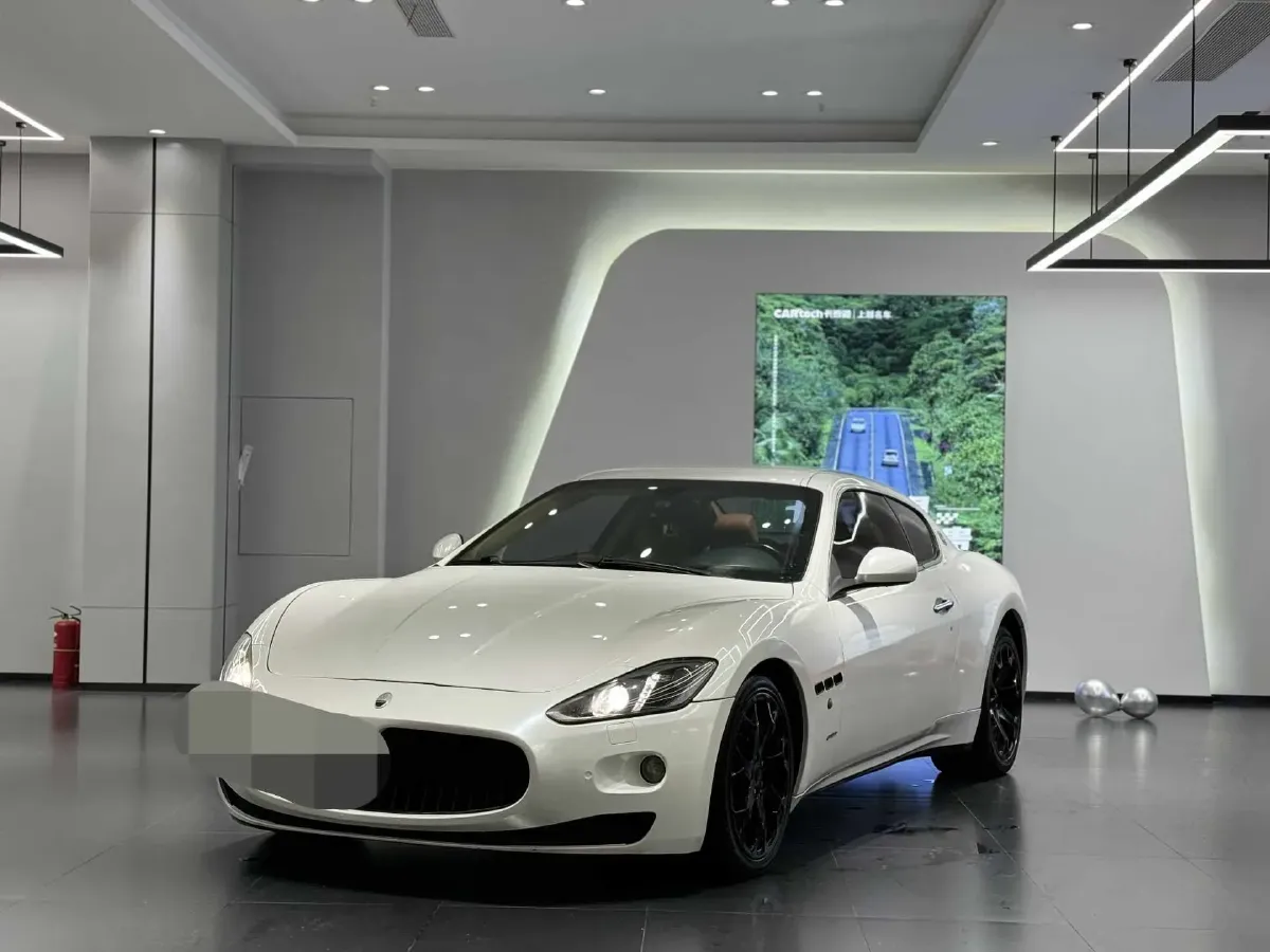 2013 Maserati GranTurismo 4.7L 460HP V8 6AT,autocango,china used car exporter,china ev exporter,chinese used car exporter,chinese used ev exporter