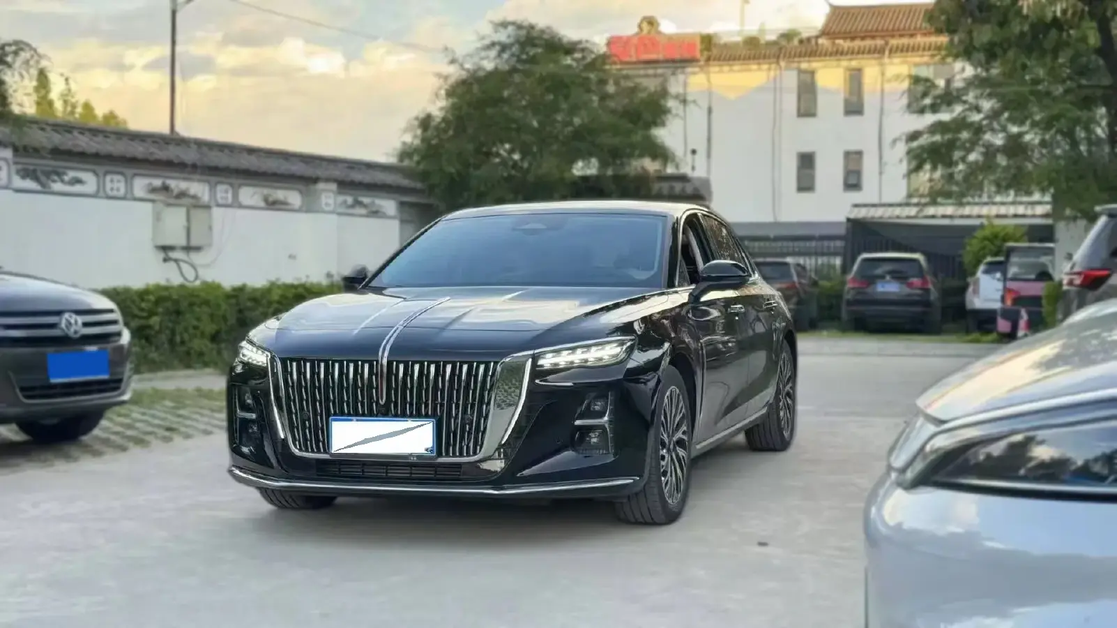 2025 HongQi H5 2.0T 224HP L4 8AT