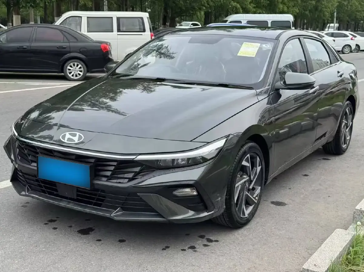 2023 Hyundai Elantra 1.5L 115HP L4 CVT