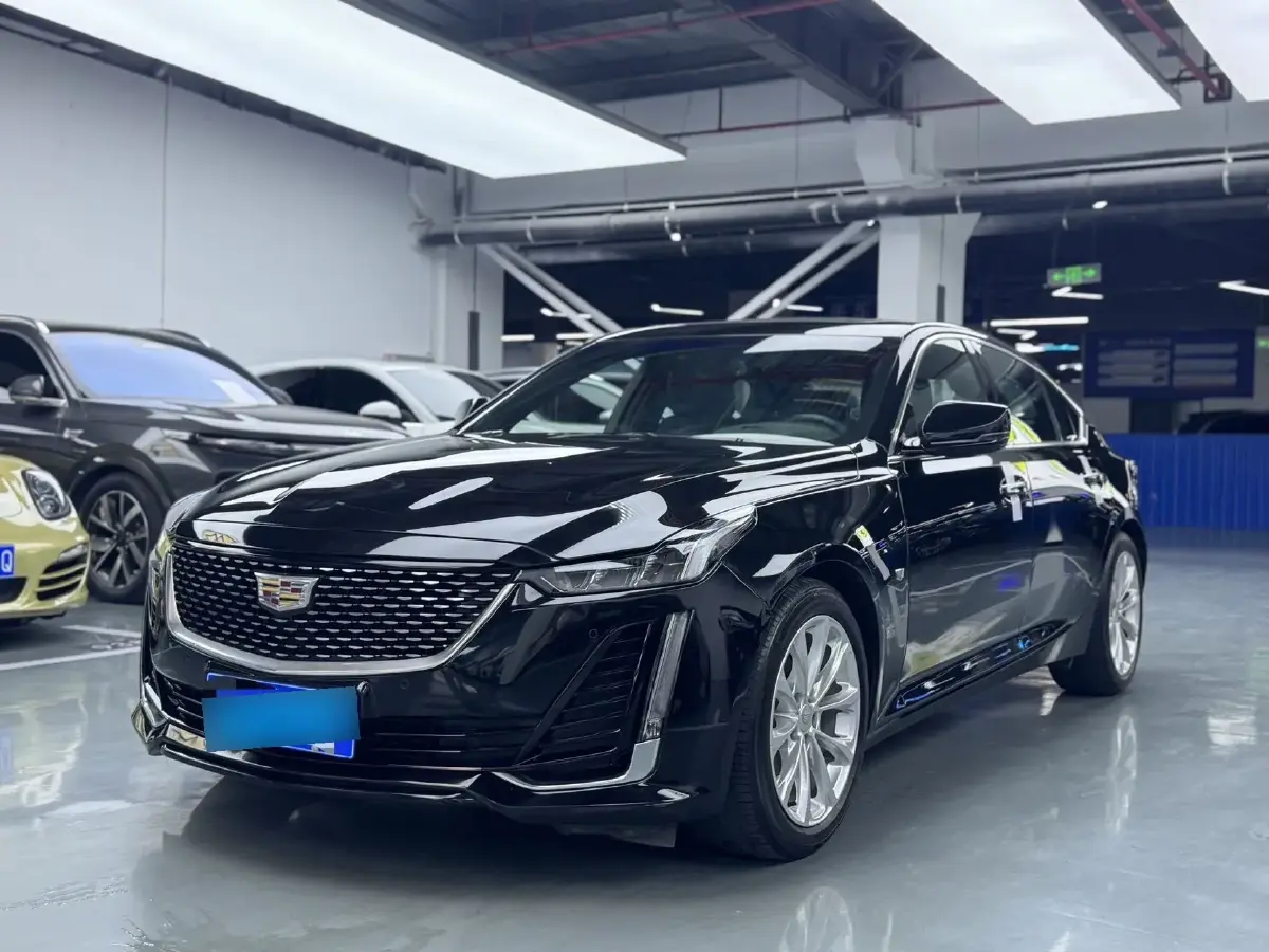 2022 Cadillac CT5 2.0T 237HP L4 10AT