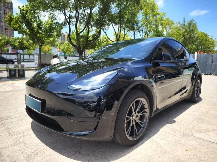 2023 Tesla Model Y BEV 60KWH