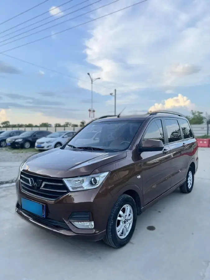 2021 WuLing HongGuang 1.5L 99HP L4 6MT