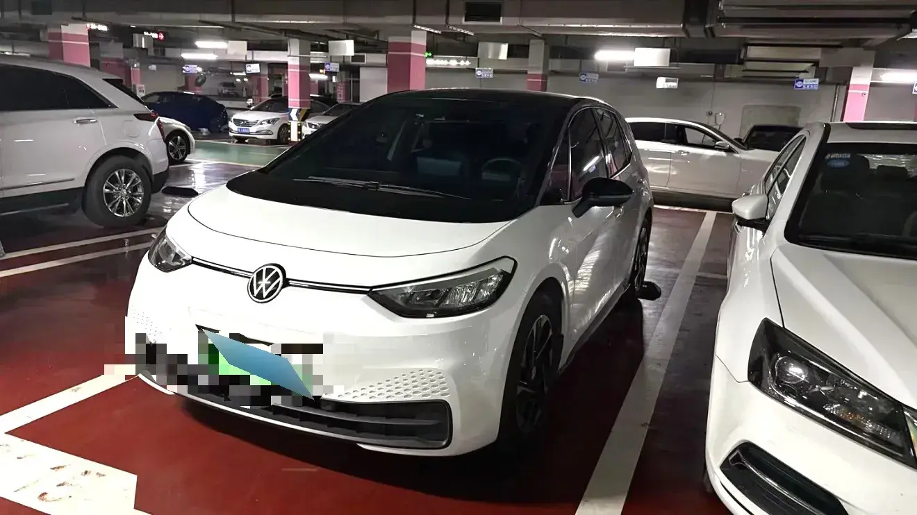 2025 Volkswagen ID.3 BEV 52.8KWH