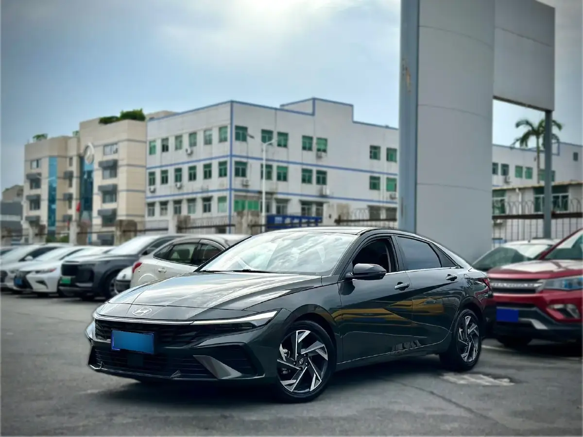 2022 Hyundai Elantra 1.5L 115HP L4 CVT