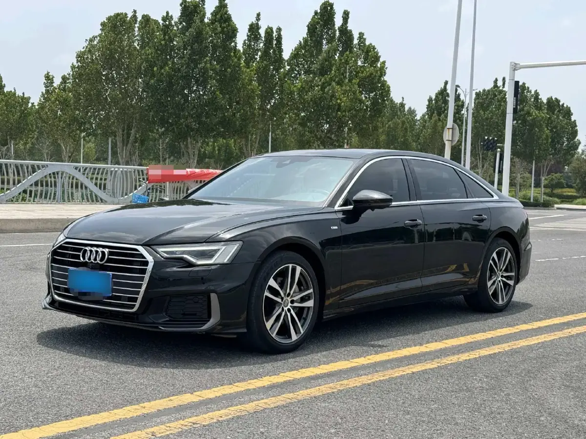 2022 Audi A6L 2.0T 190HP L4 7DCT