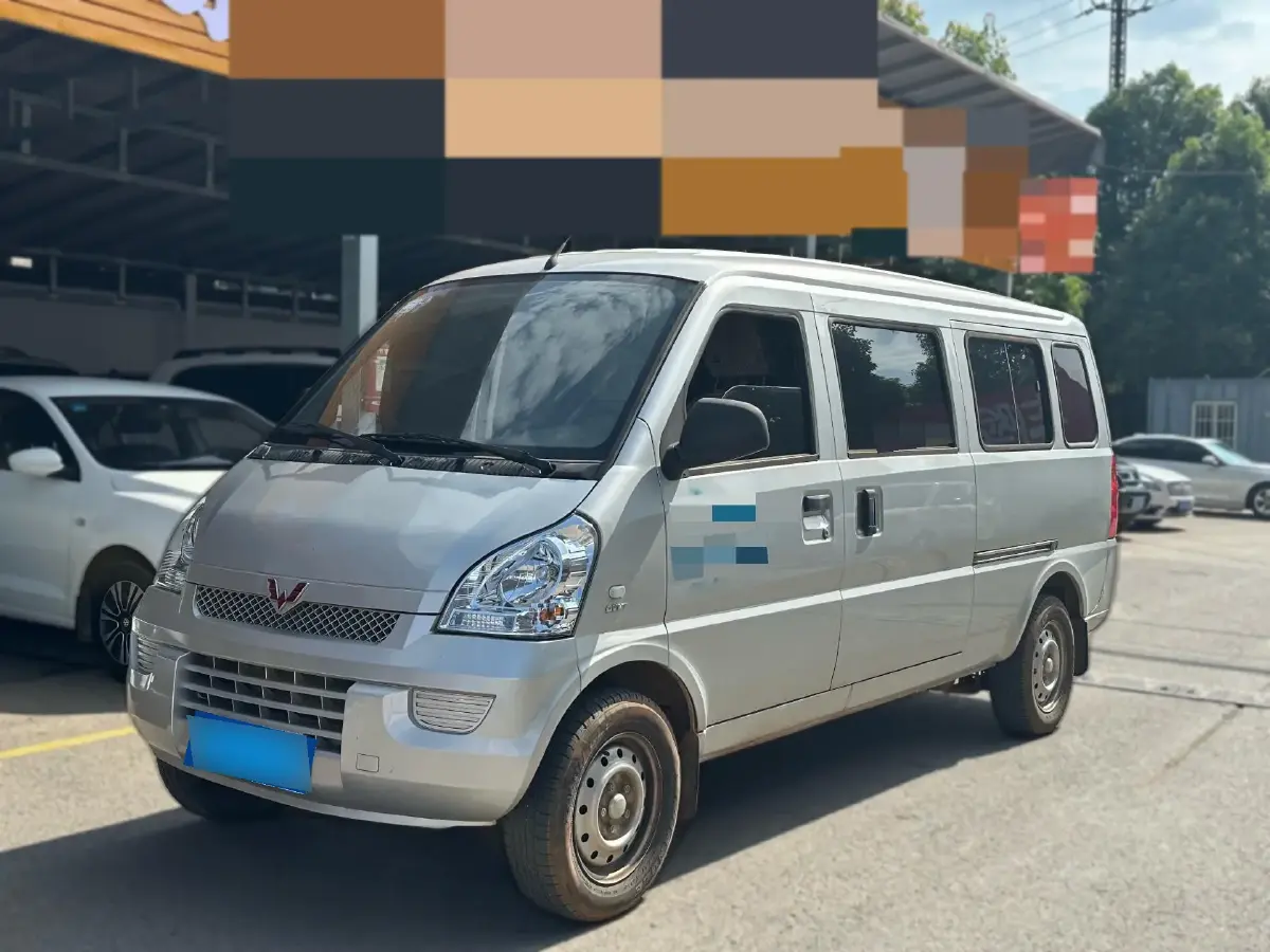 2021 WuLing RongGuang 1.5L 99HP L4 5MT