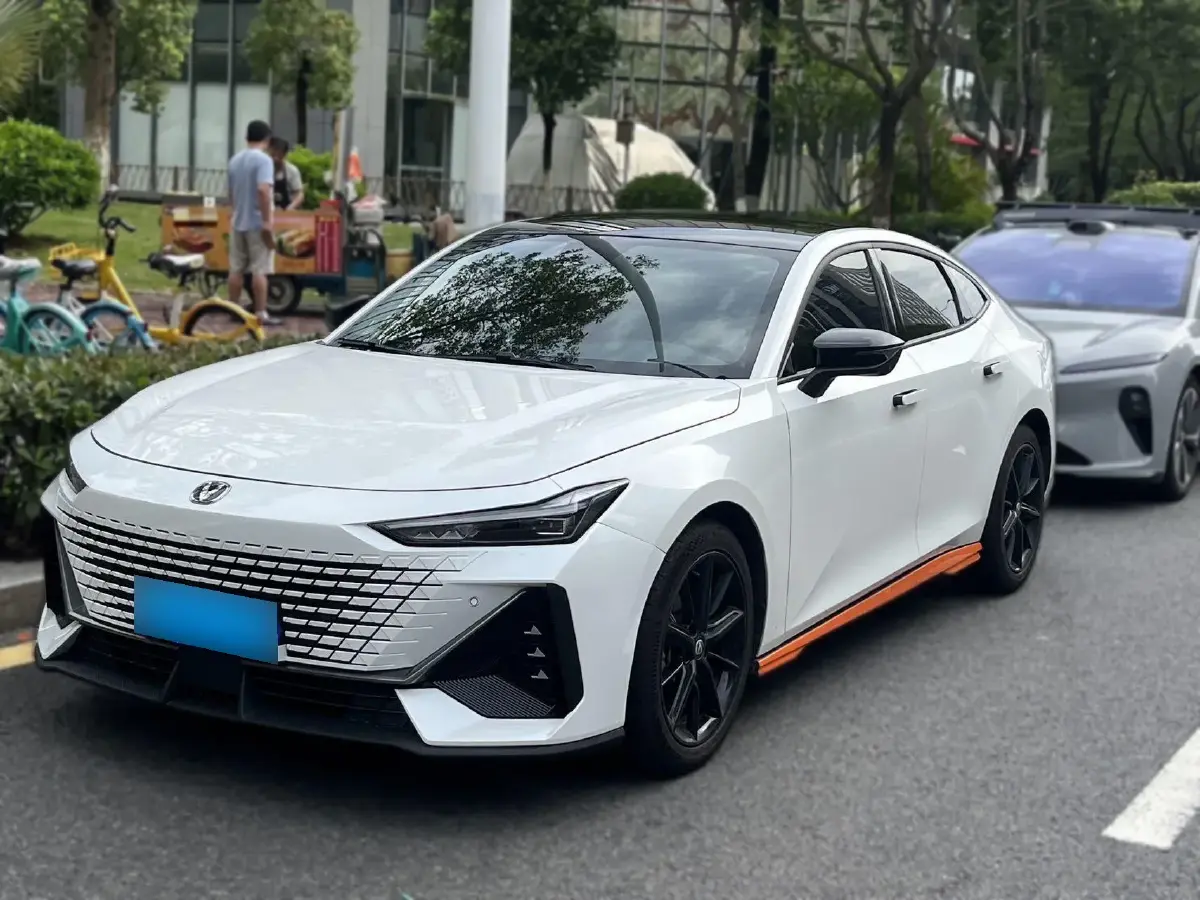 2022 ChangAn UNI-V 1.5T 188HP L4 7DCT