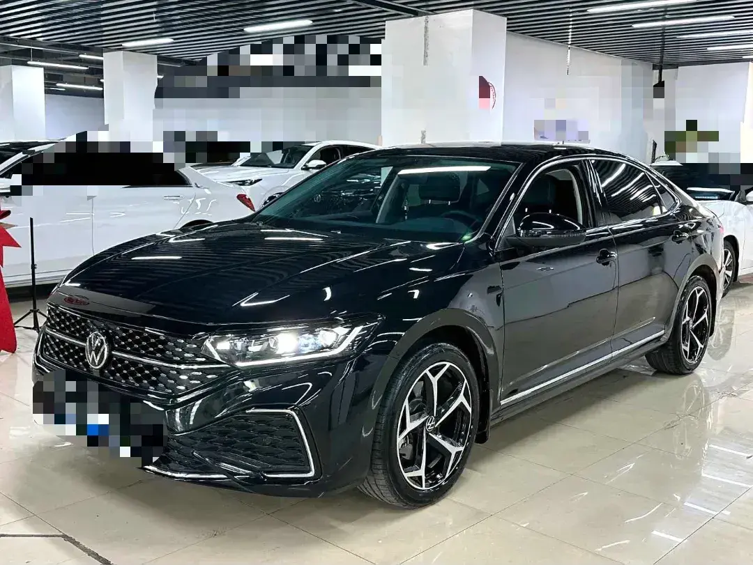 2025 Volkswagen Passat 2.0T 220HP L4 7DCT