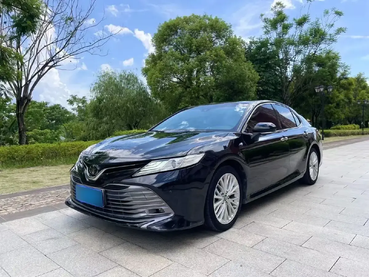 2019 Toyota Camry 2.5L 209HP L4 8AT