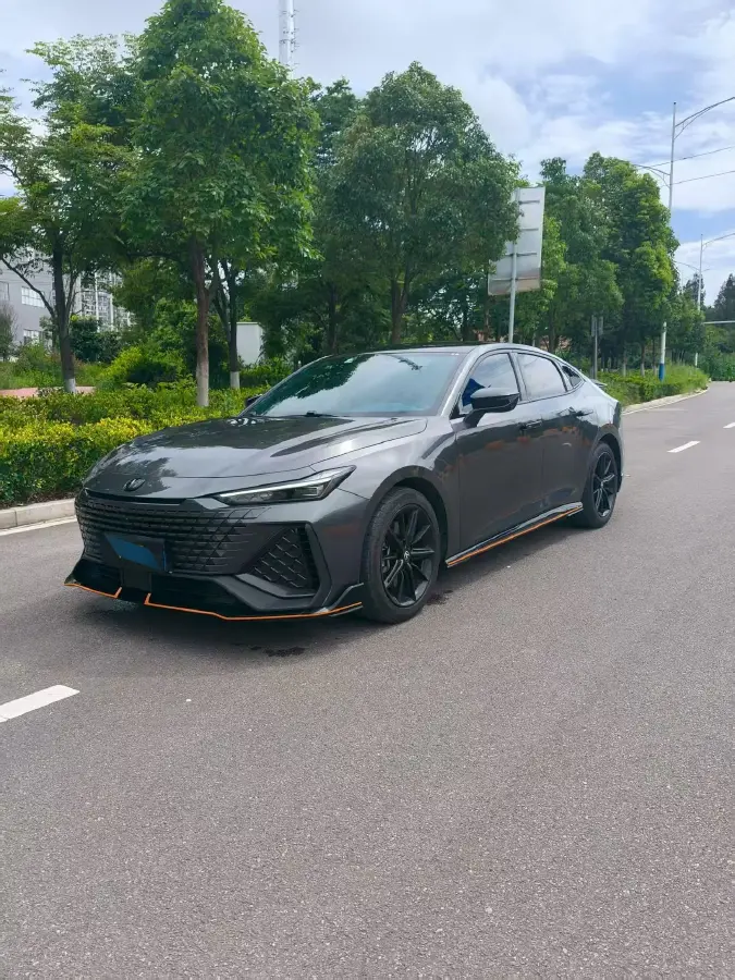 2022 ChangAn UNI-V 2.0T 233HP L4 8AT