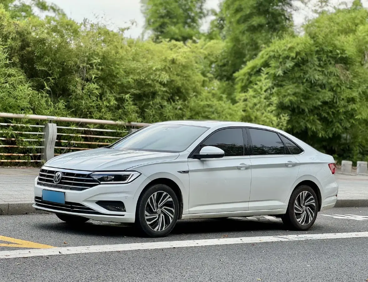 2021 Volkswagen Sagitar 1.4T 150HP L4 7DCT