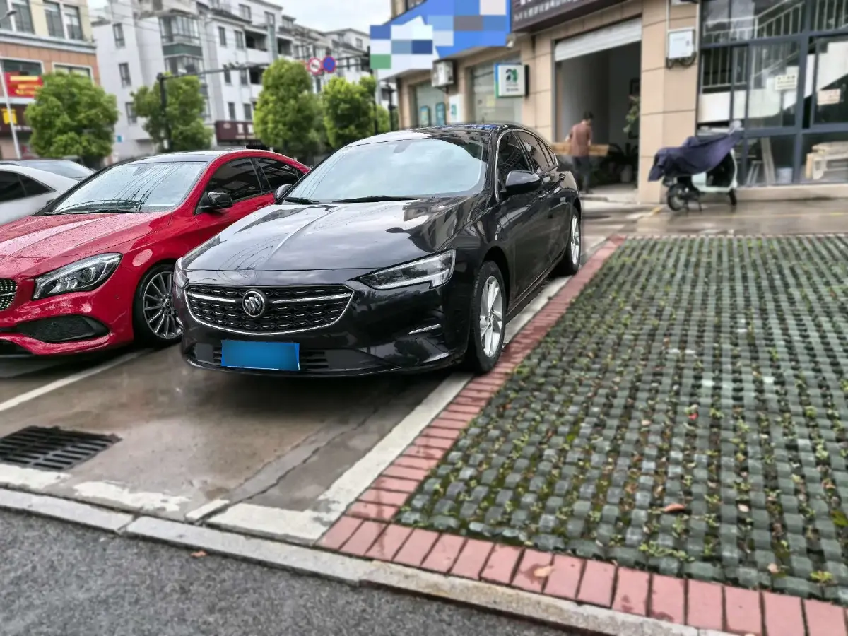 2022 Buick Regal 1.5T 169HP L4 9AT