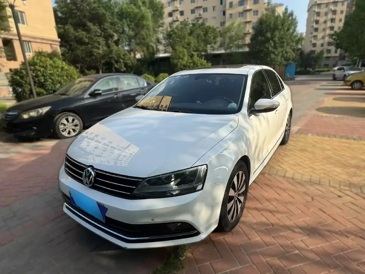 2018 Volkswagen Sagitar 1.2T 110HP L4 7DCT