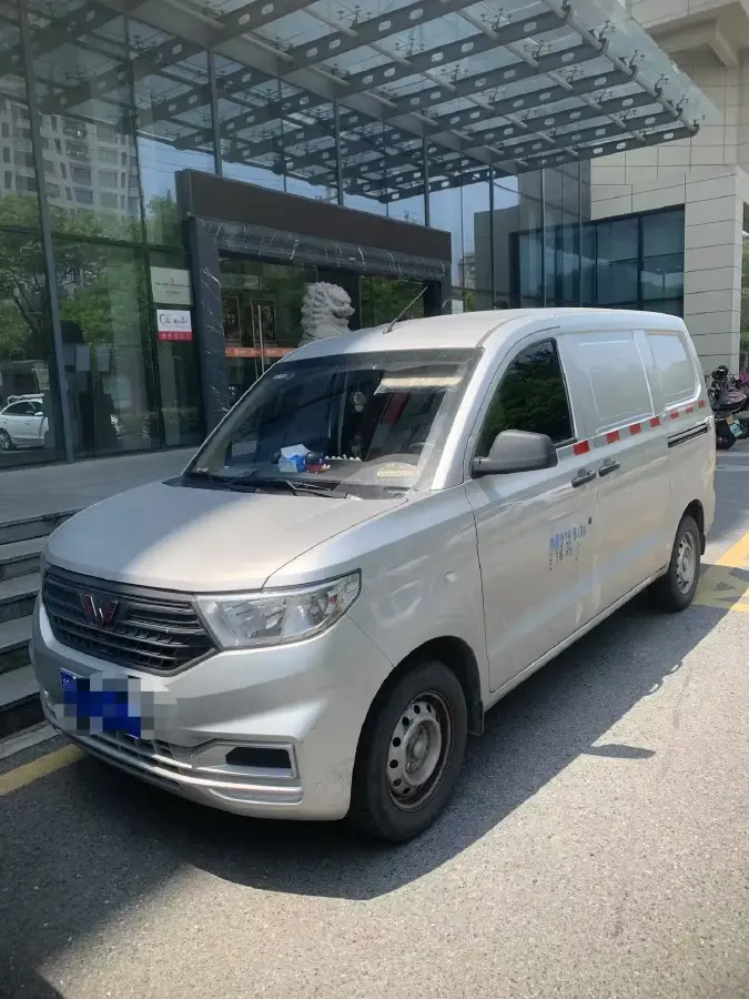 2019 WuLing HongGuang Plus 1.5T 147HP L4 6MT