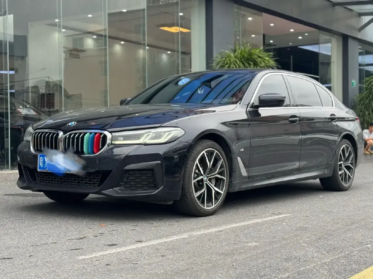 2022 BMW 5 Series 2.0T 252HP L4 8AT