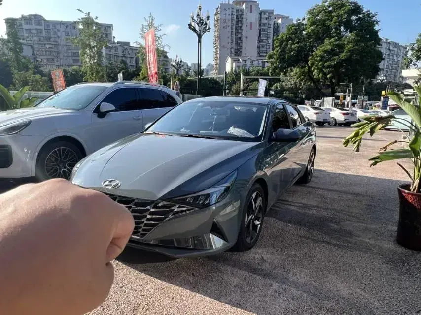 2021 Hyundai Elantra 1.5L 115HP L4 CVT