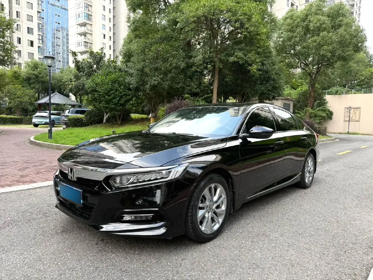 2018 Honda Accord 2.0L 146HP L4 E-CVT Hybrid