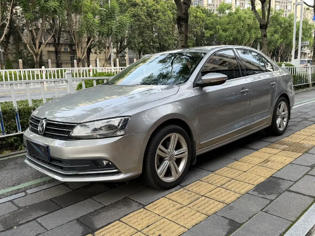 2018 Volkswagen Sagitar 1.4T 150HP L4 7DCT