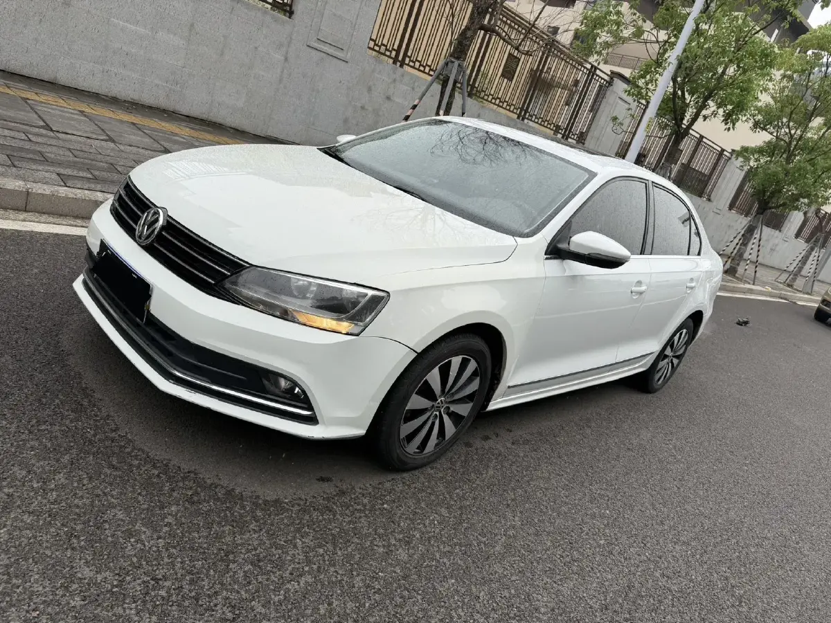 2017 Volkswagen Sagitar 1.6L 110HP L4 6AT
