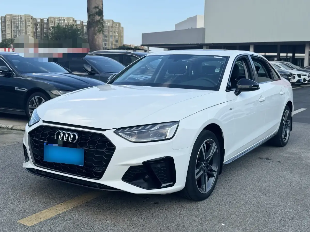 2022 Audi A4L 2.0T 190HP L4 7DCT