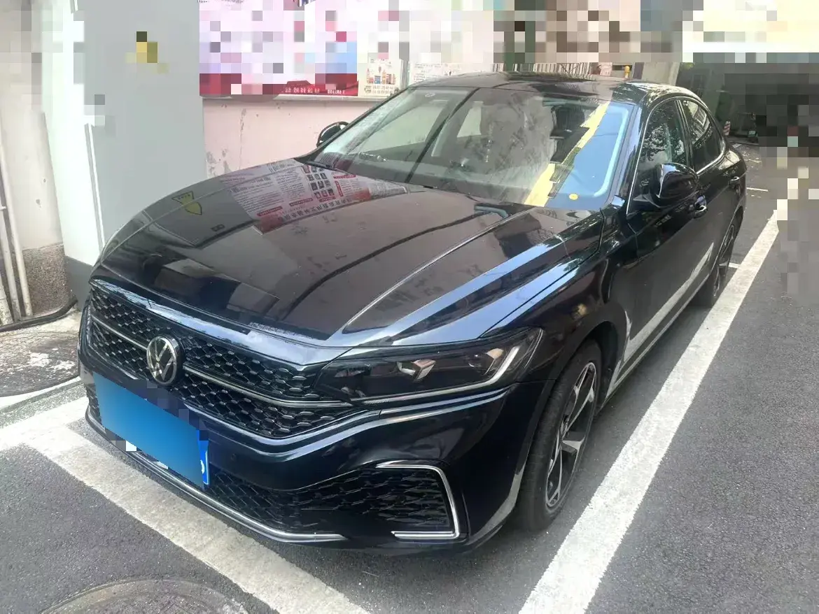 2024 Volkswagen Passat 2.0T 186HP L4 7DCT