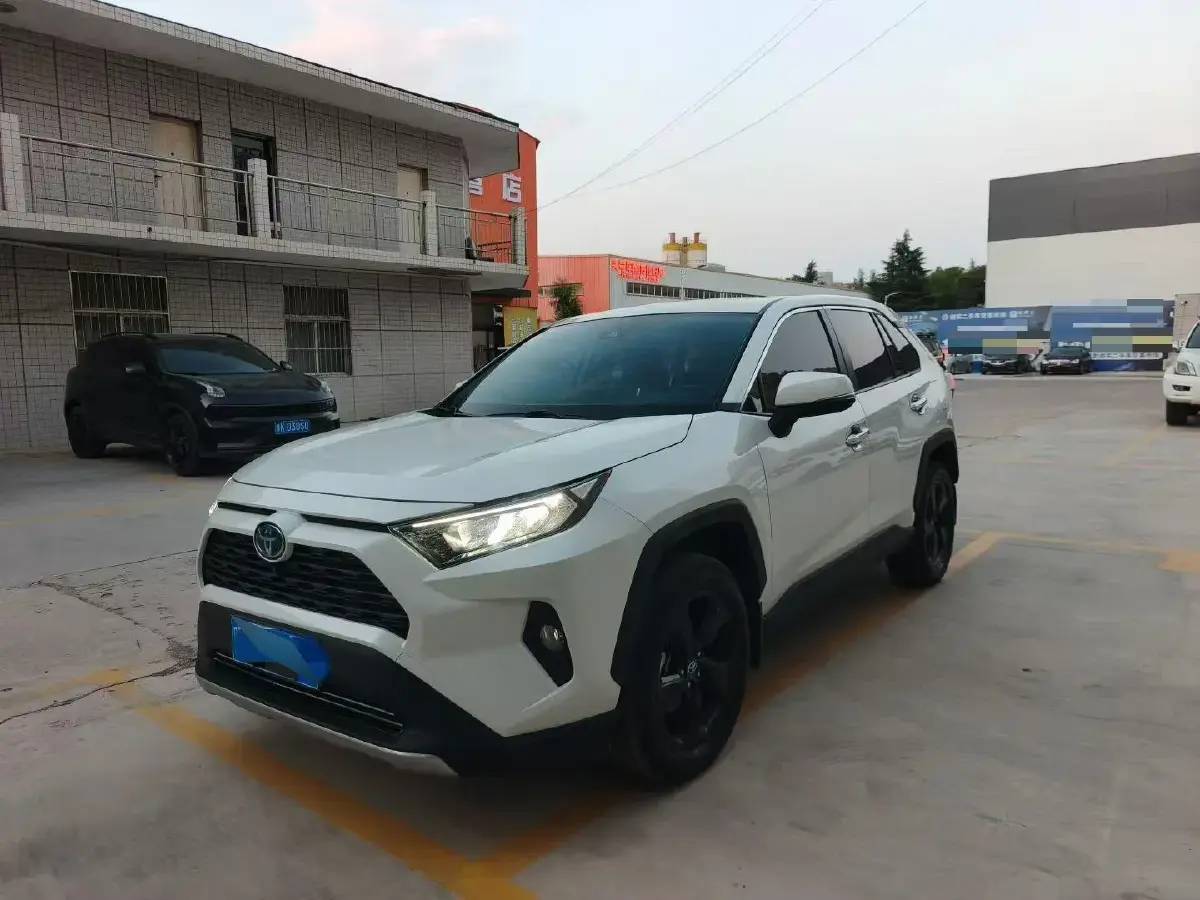 2021 Toyota RAV4 2.5L 178HP L4 E-CVT Hybrid