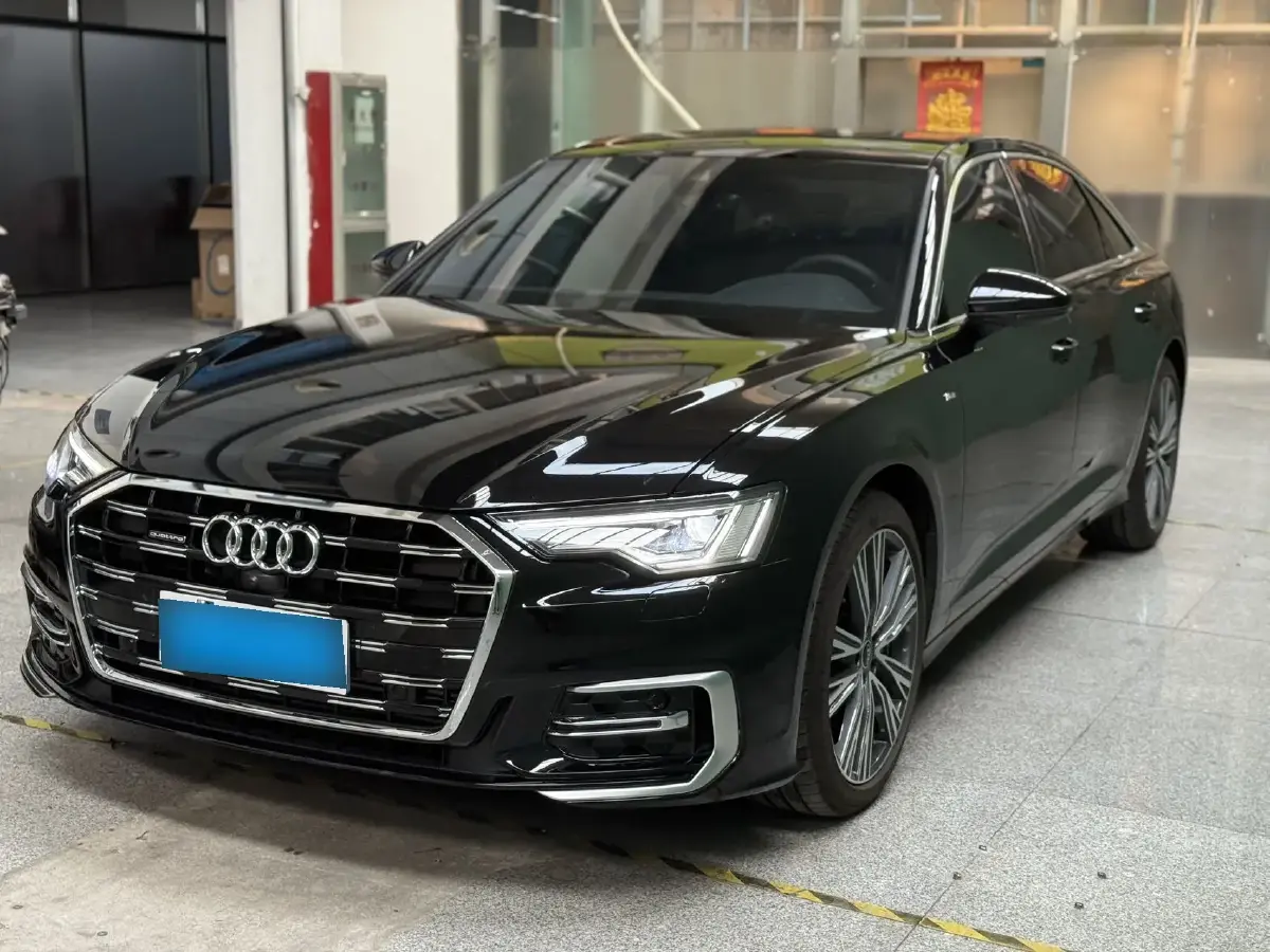 2025 Audi A6L 2.0T 245HP L4 7DCT