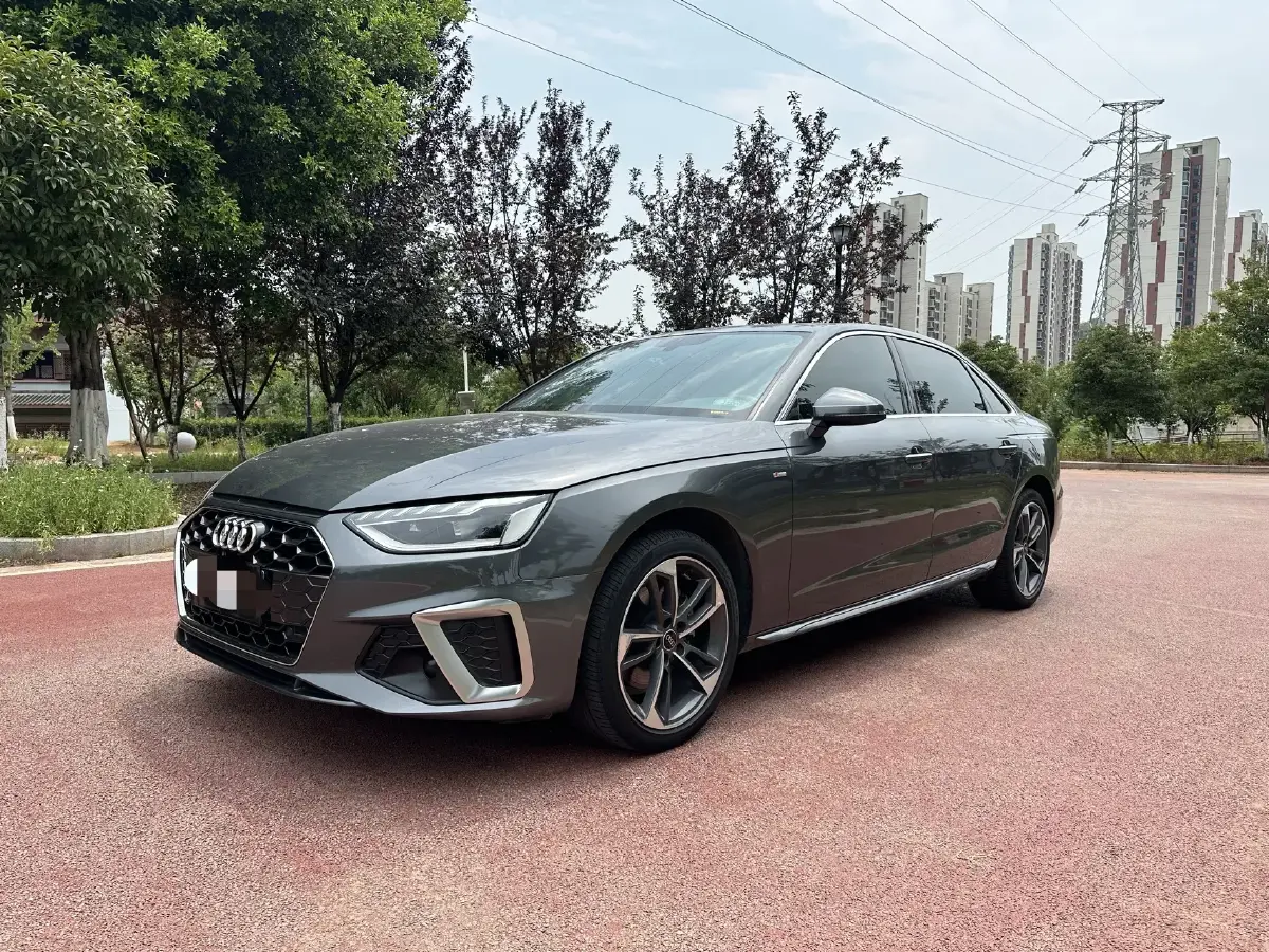 2022 Audi A4L 2.0T 190HP L4 7DCT