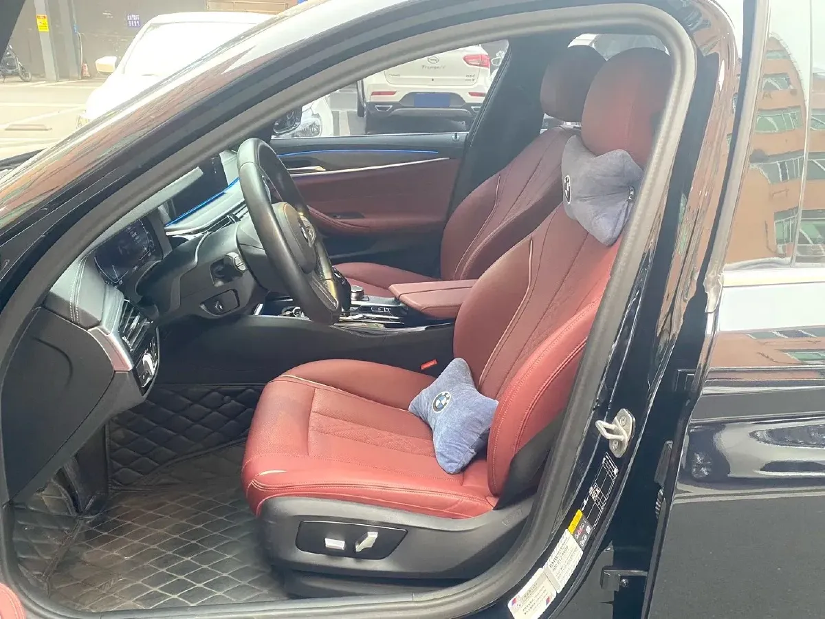 2022 BMW 5 Series 2.0T 184HP L4 8AT PHEV 17.7KWH,autocango,china used car exporter,china ev exporter,chinese used car exporter,chinese used ev exporter