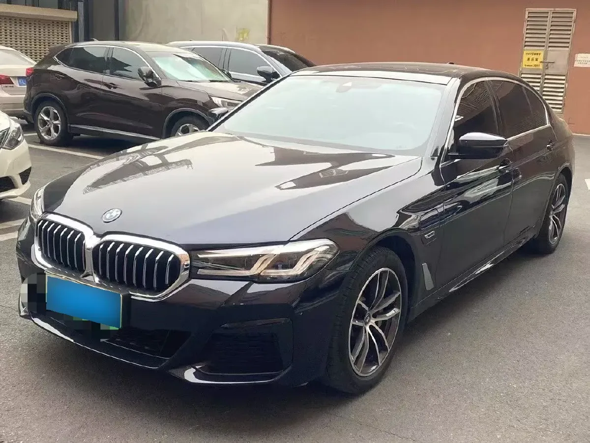 2022 BMW 5 Series 2.0T 184HP L4 8AT PHEV 17.7KWH,autocango,china used car exporter,china ev exporter,chinese used car exporter,chinese used ev exporter