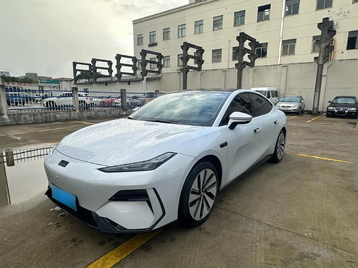 2024 Geely Galaxy E8 BEV 62KWH