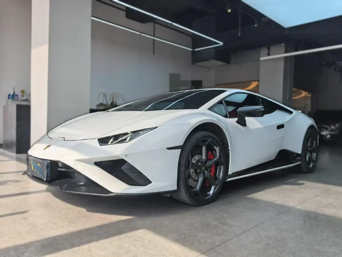 2020 Lamborghini Huracán 5.2L 611HP V10 7DCT