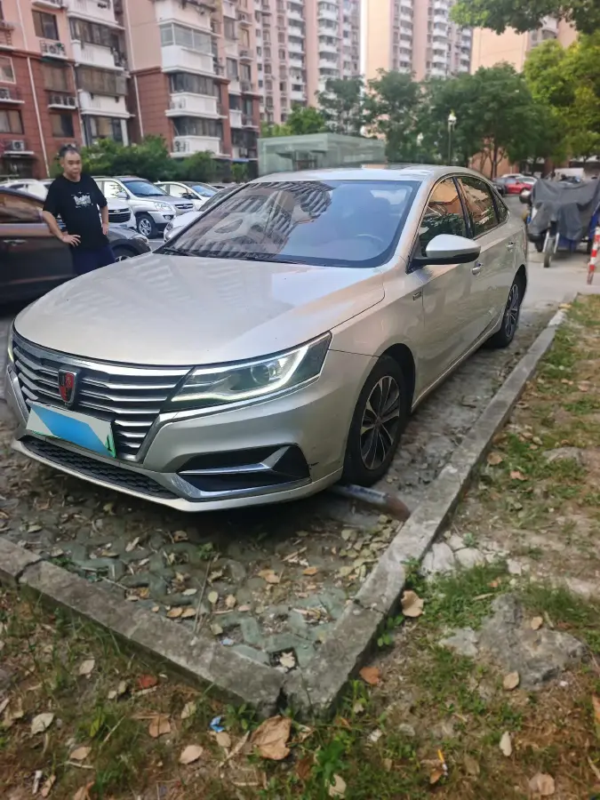 2019 Roewe i6 1.5T 169HP L4 AMT PHEV 9.1KWH