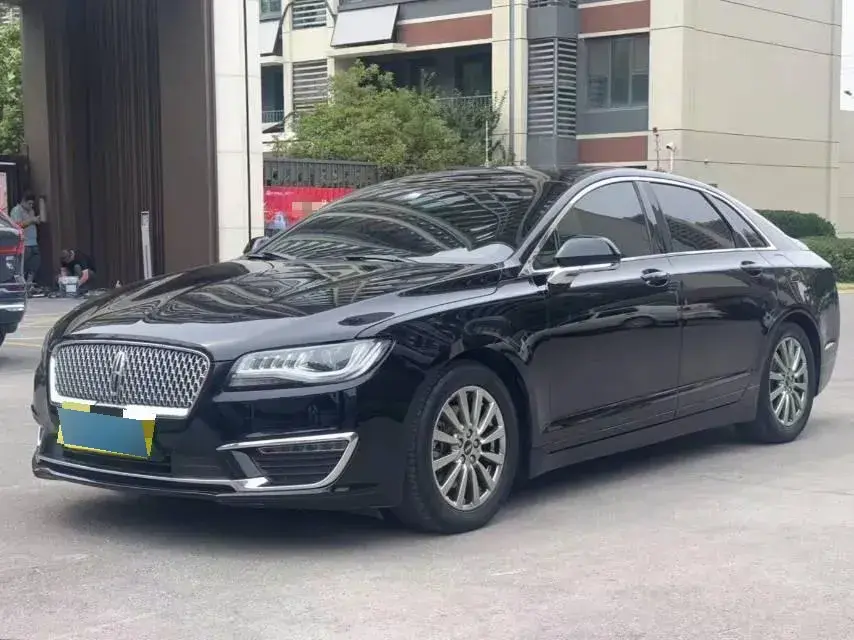 2020 Lincoln MKZ 2.0T 196HP L4 6AT