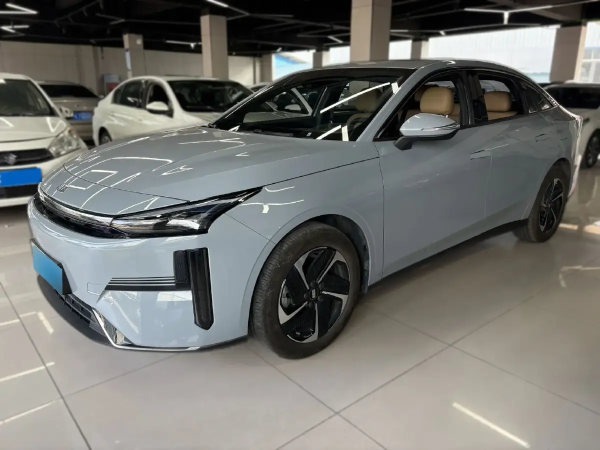 2024 Geely Galaxy L6 1.5T 163HP L4 3DHT PHEV