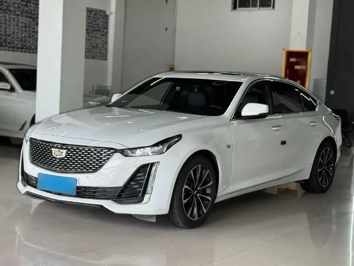 2022 Cadillac CT5 2.0T 237HP L4 10AT