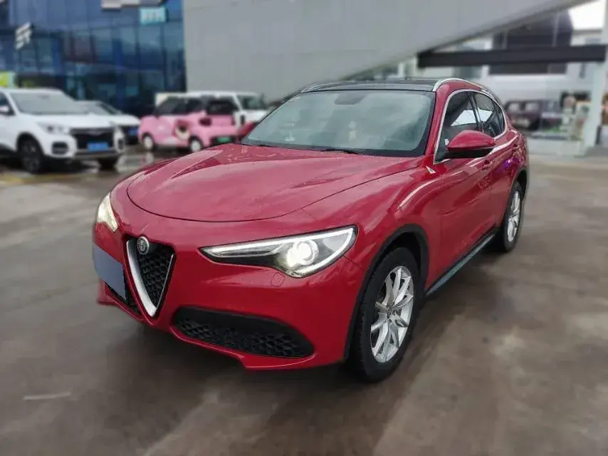 2017 Alfa Romeo Stelvio 2.0T 200HP L4 8AT