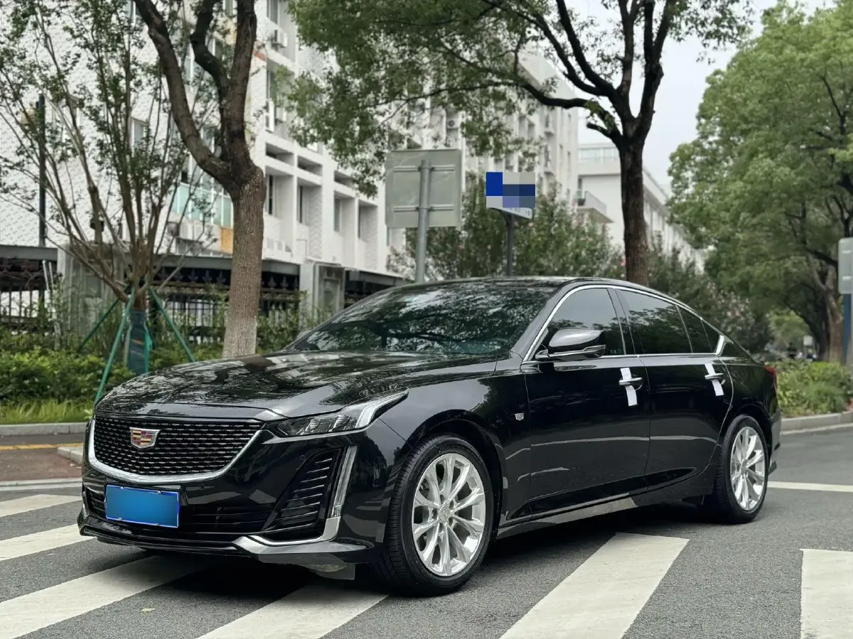 2022 Cadillac CT5 2.0T 237HP L4 10AT
