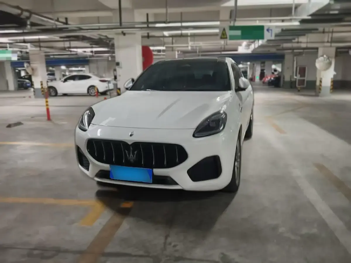 2022 Maserati Levante 2.0T 330HP L4 8AT