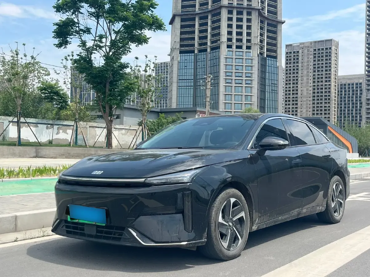 2024 Geely Galaxy L6 1.5T 163HP L4 3DHT PHEV