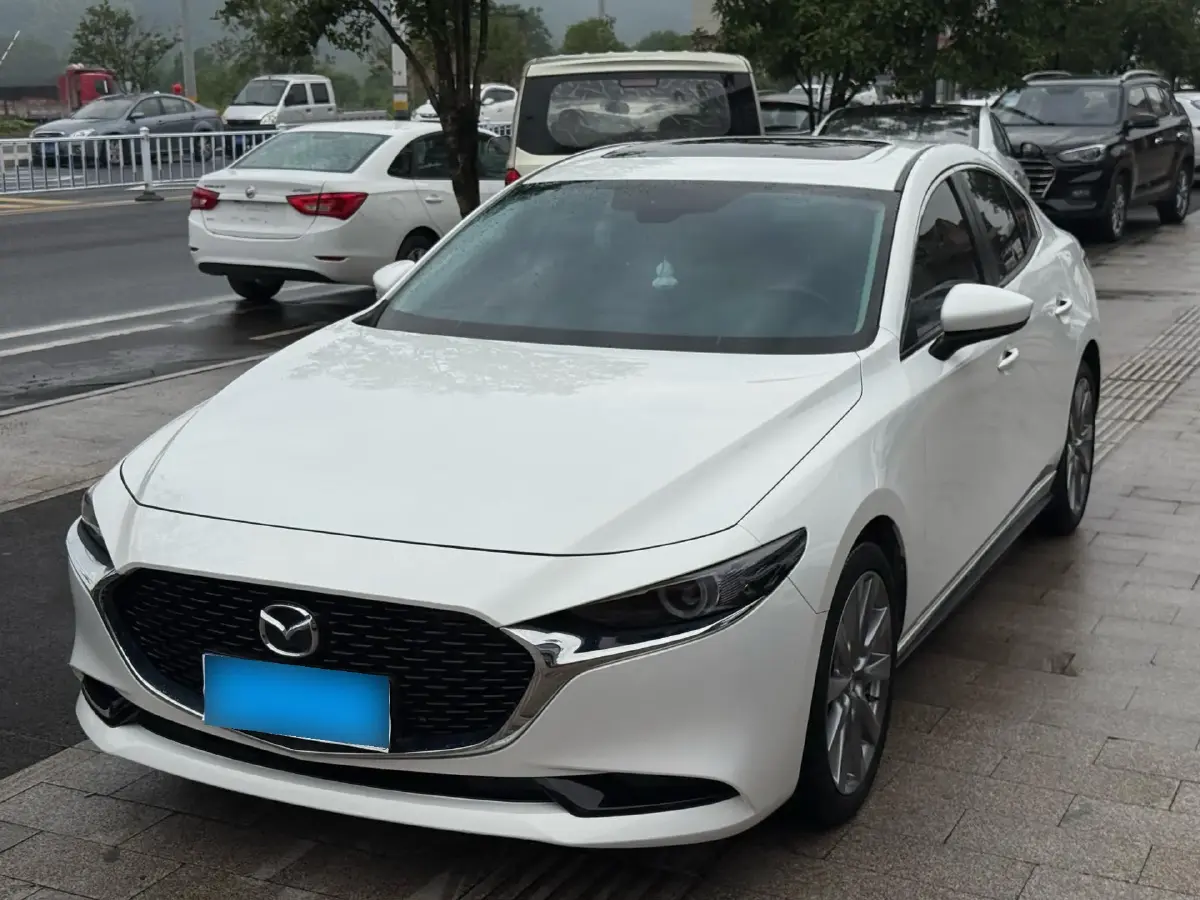 2021 Mazda 3 Axela 2.0L 158HP L4 6AT