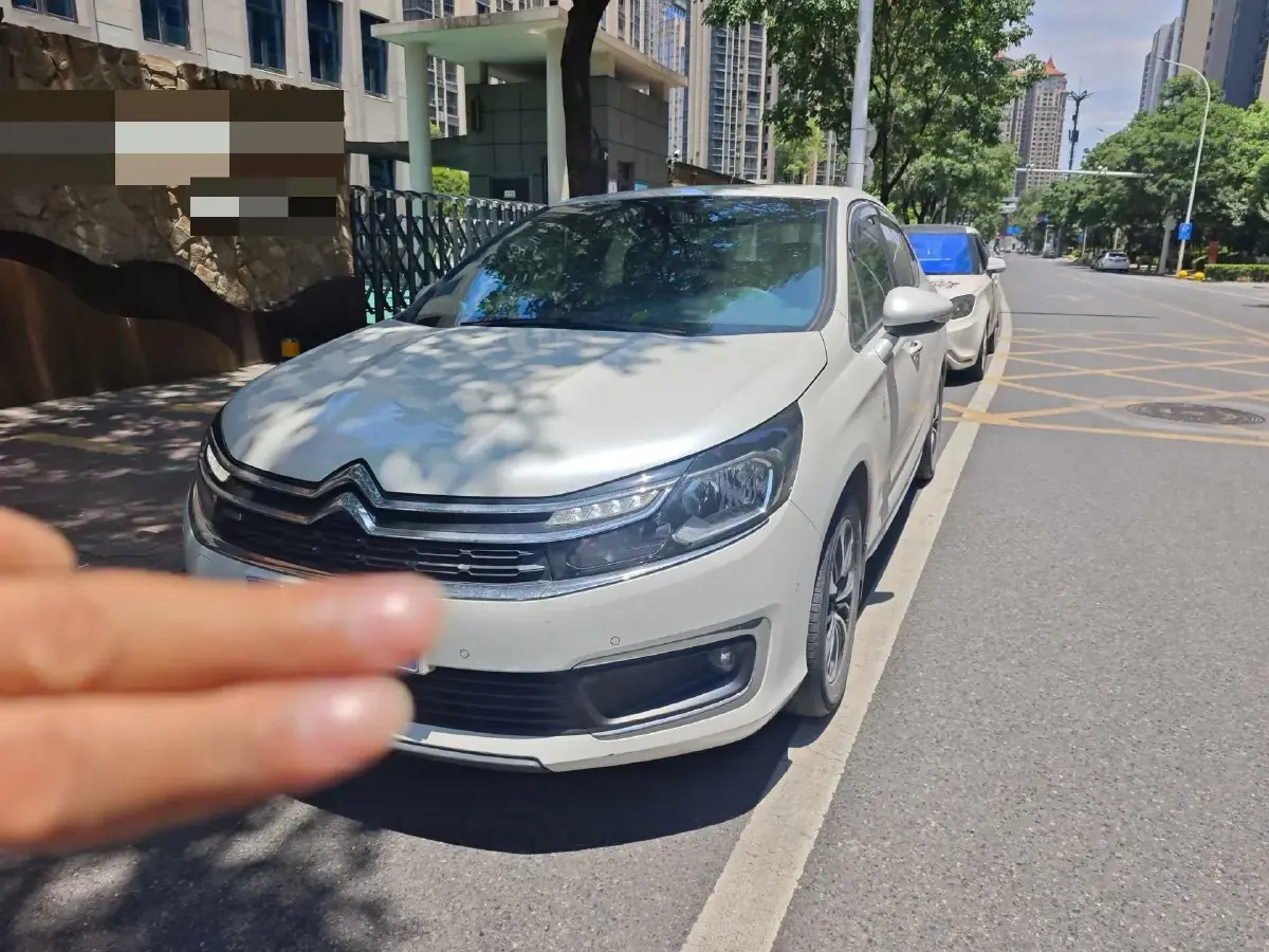 2018 Citroen C4L 1.2T 136HP L3 6AT