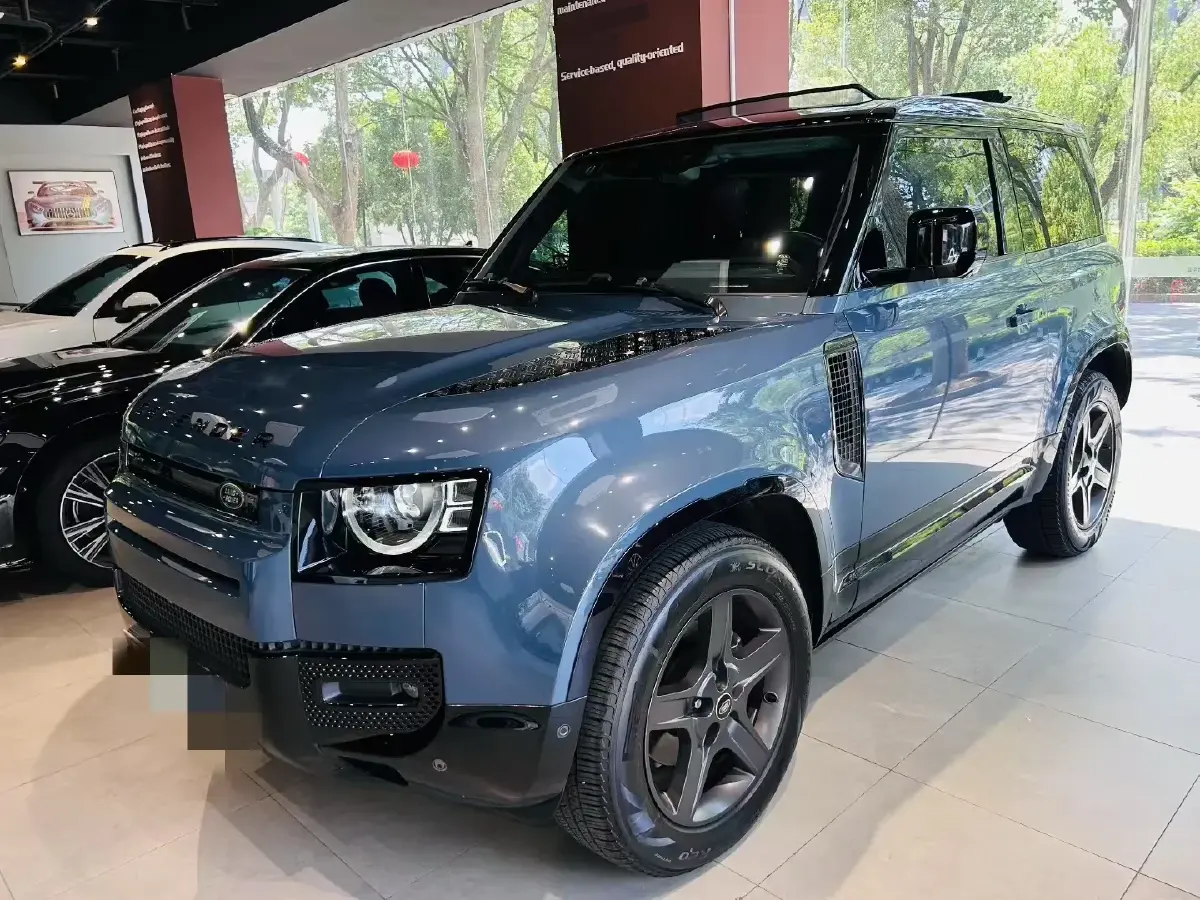 2022 Land Rover Defender 2.0T 300HP L4 8AT