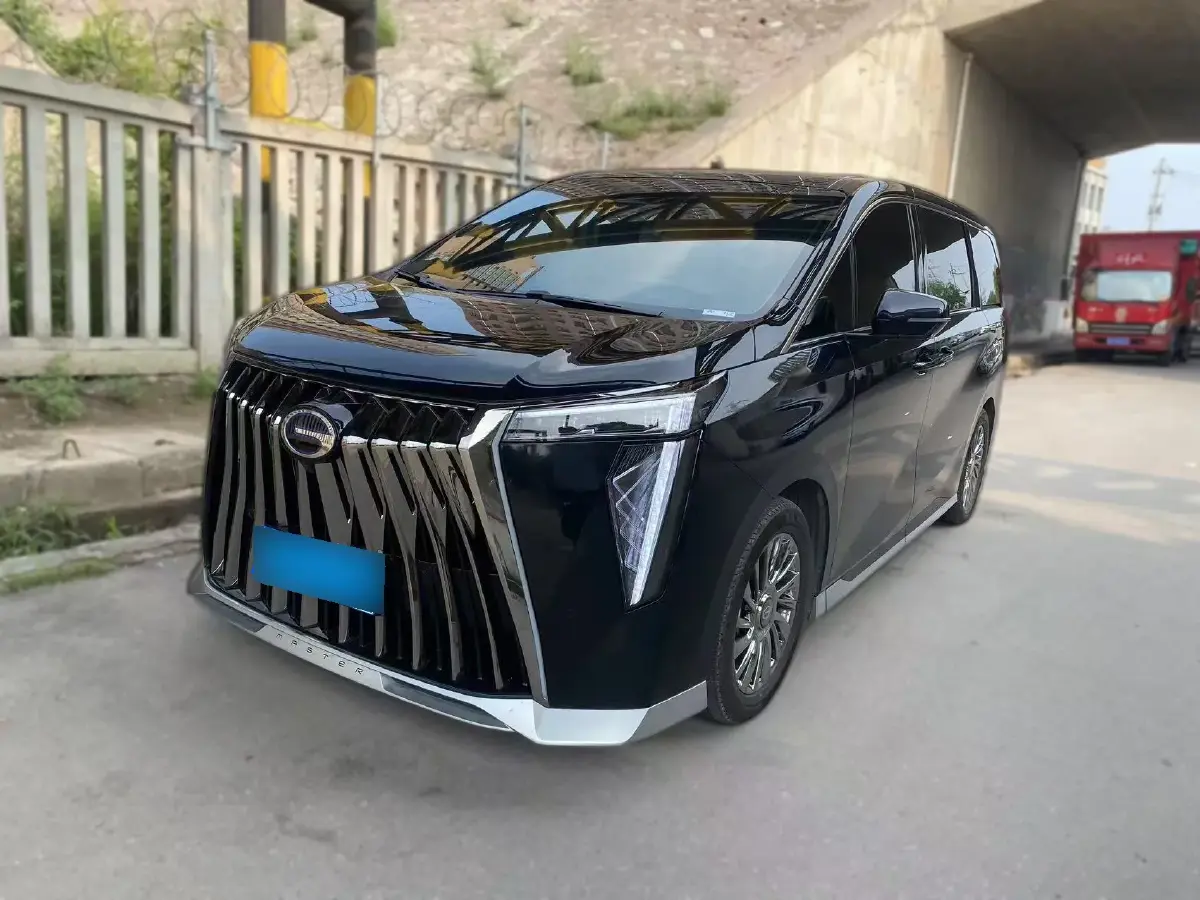 2023 GAC Trumpchi M8 2.0T 190HP L4 E-CVT Hybrid