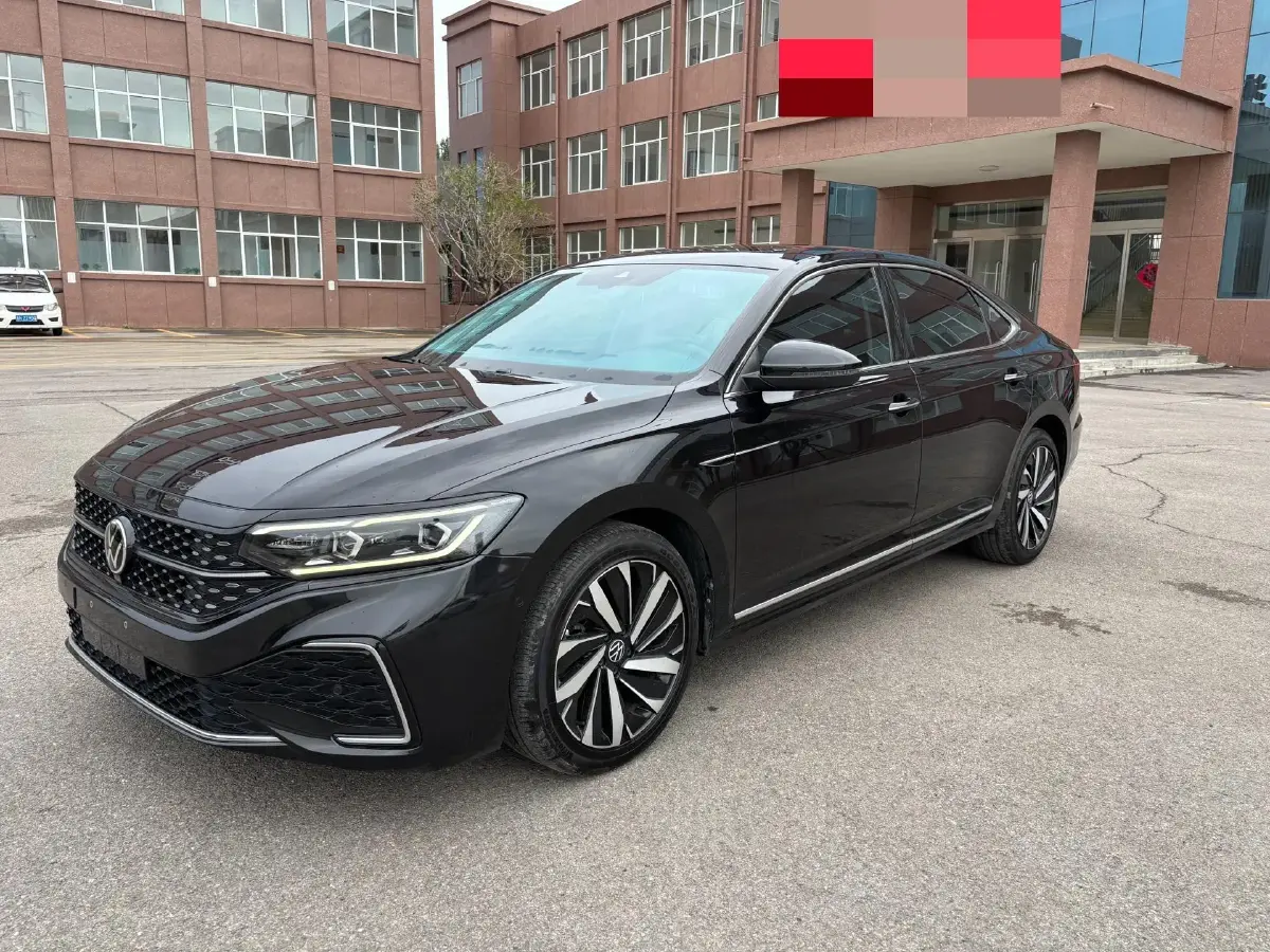 2022 Volkswagen Passat 2.0T 186HP L4 7DCT